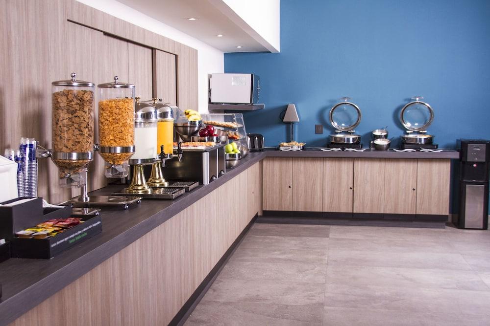 City Express Plus By Marriott Monterrey Galerias Экстерьер фото