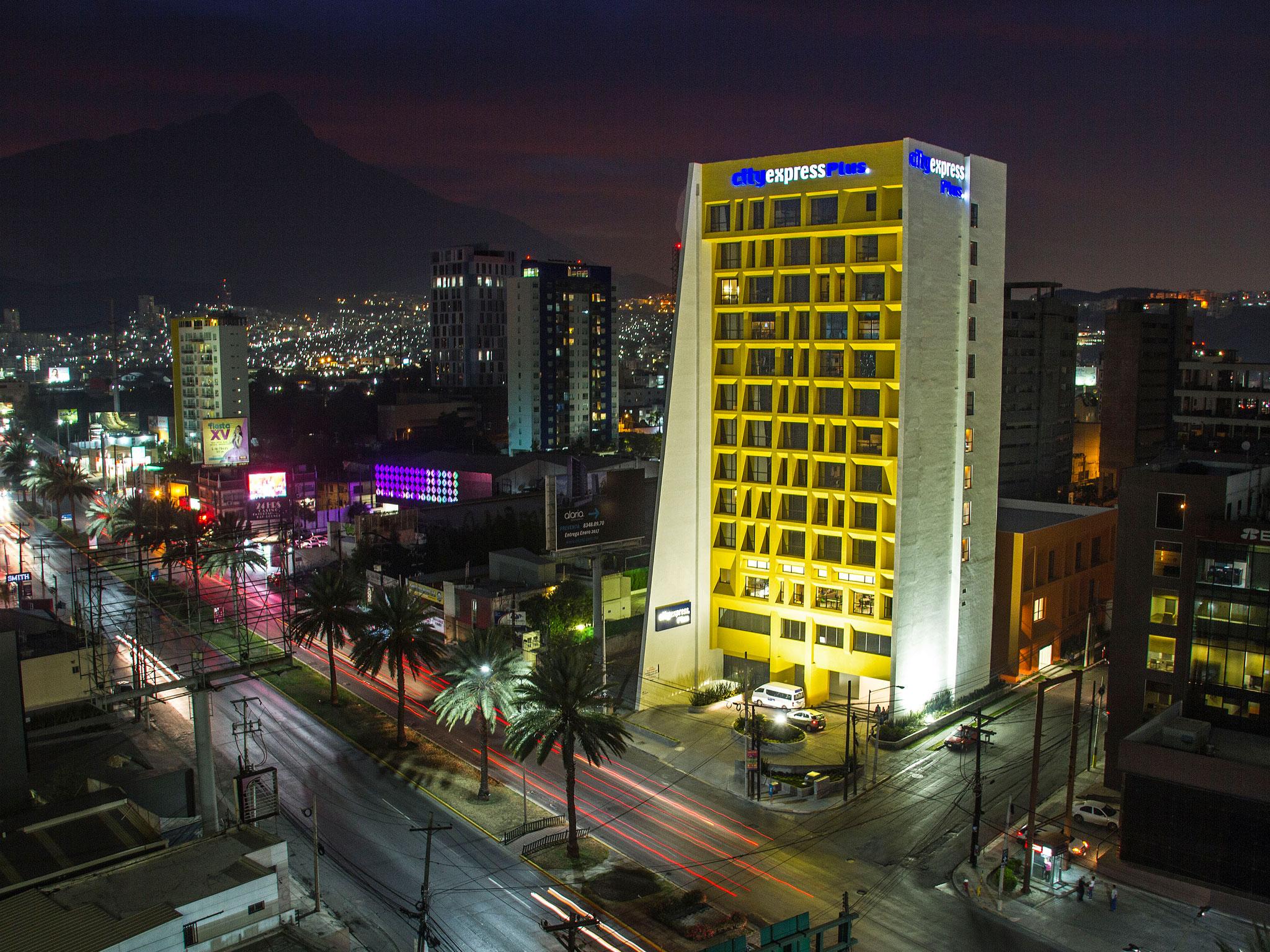 City Express Plus By Marriott Monterrey Galerias Экстерьер фото