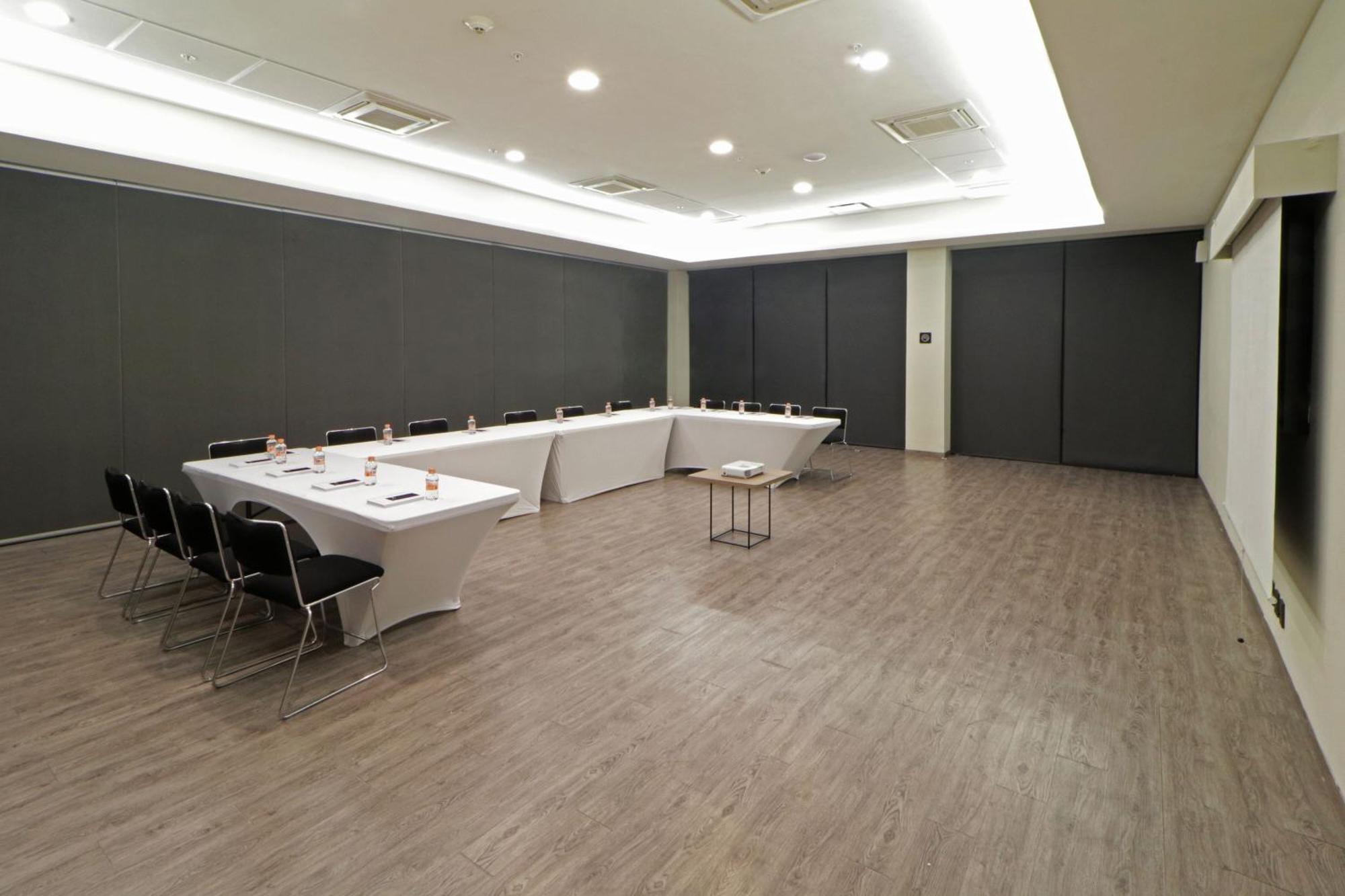 City Express Plus By Marriott Monterrey Galerias Экстерьер фото