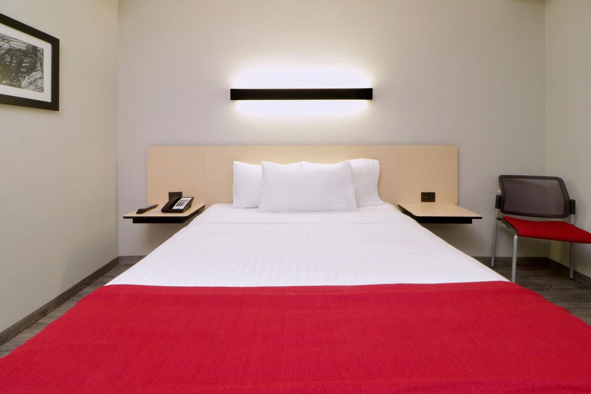 City Express Plus By Marriott Monterrey Galerias Экстерьер фото